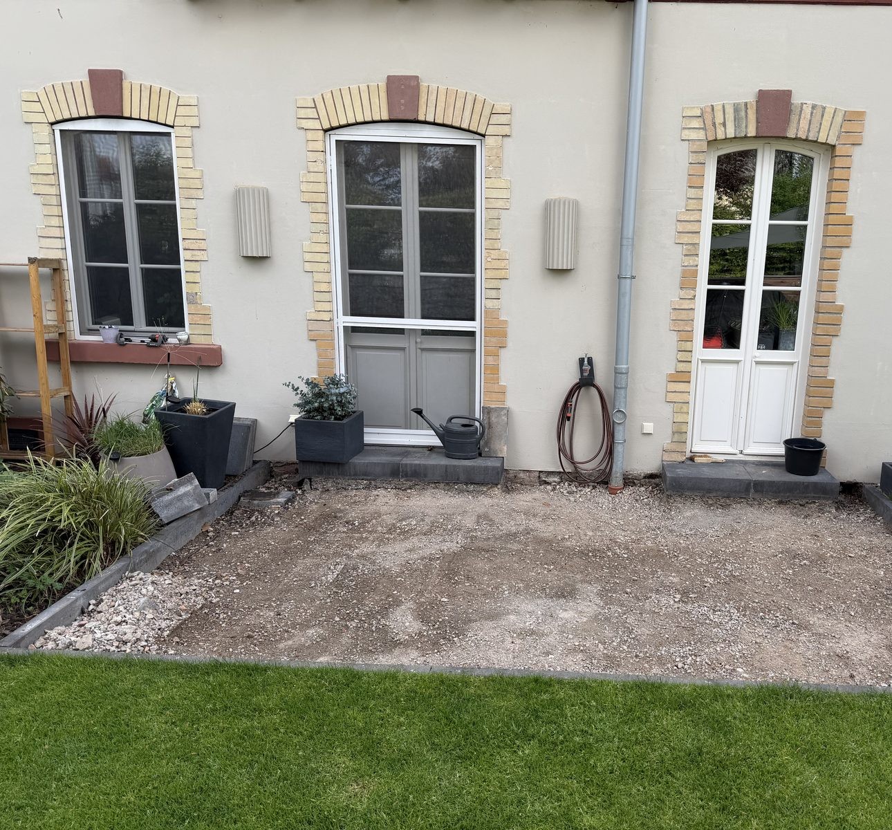 Vorbereitete Fläche für ein Terrassenprojekt